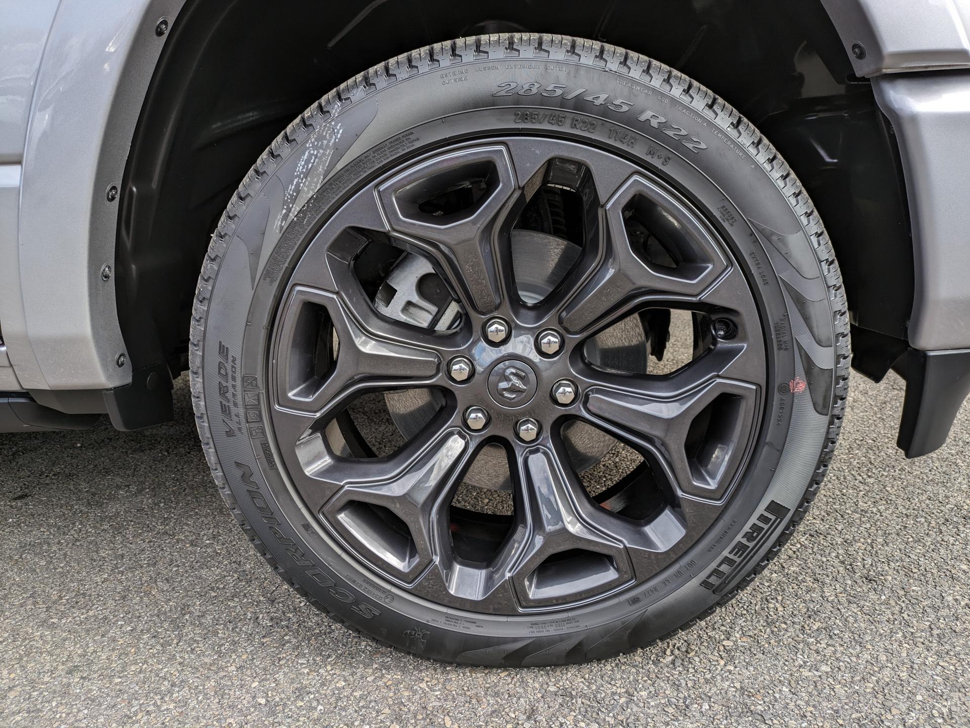 DODGE RAM 1500 CREW LIMITED NIGHT EDITION