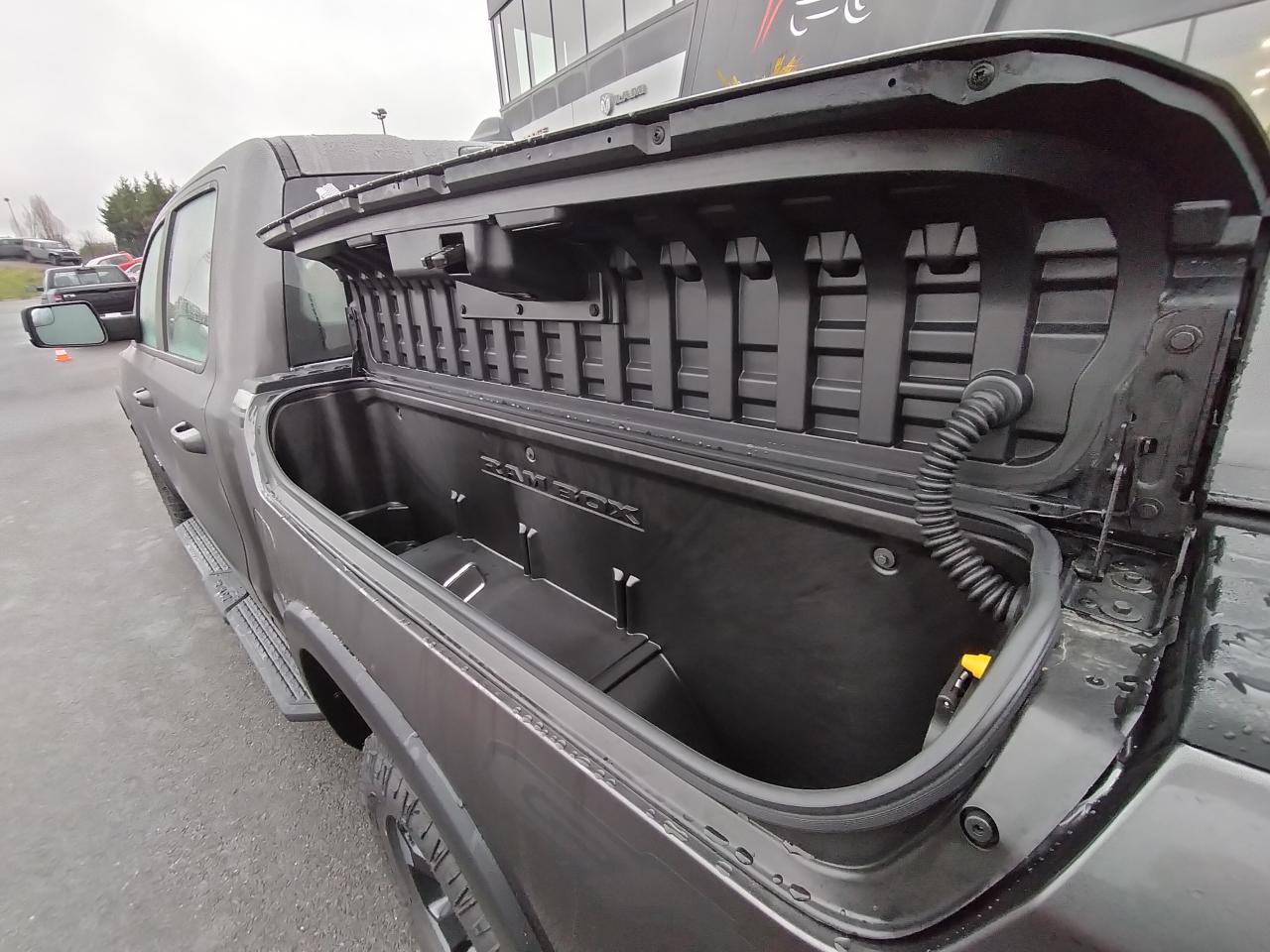 DODGE RAM 1500 CREW REBEL G/T AIR RAMBOX