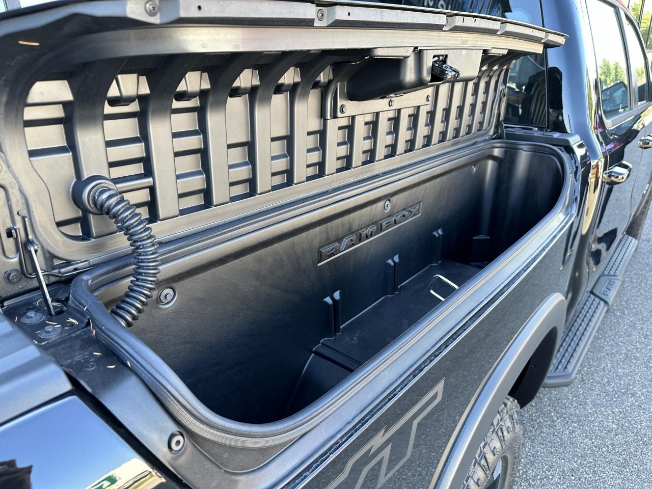 DODGE RAM 1500 CREW REBEL G/T AIR RAMBOX
