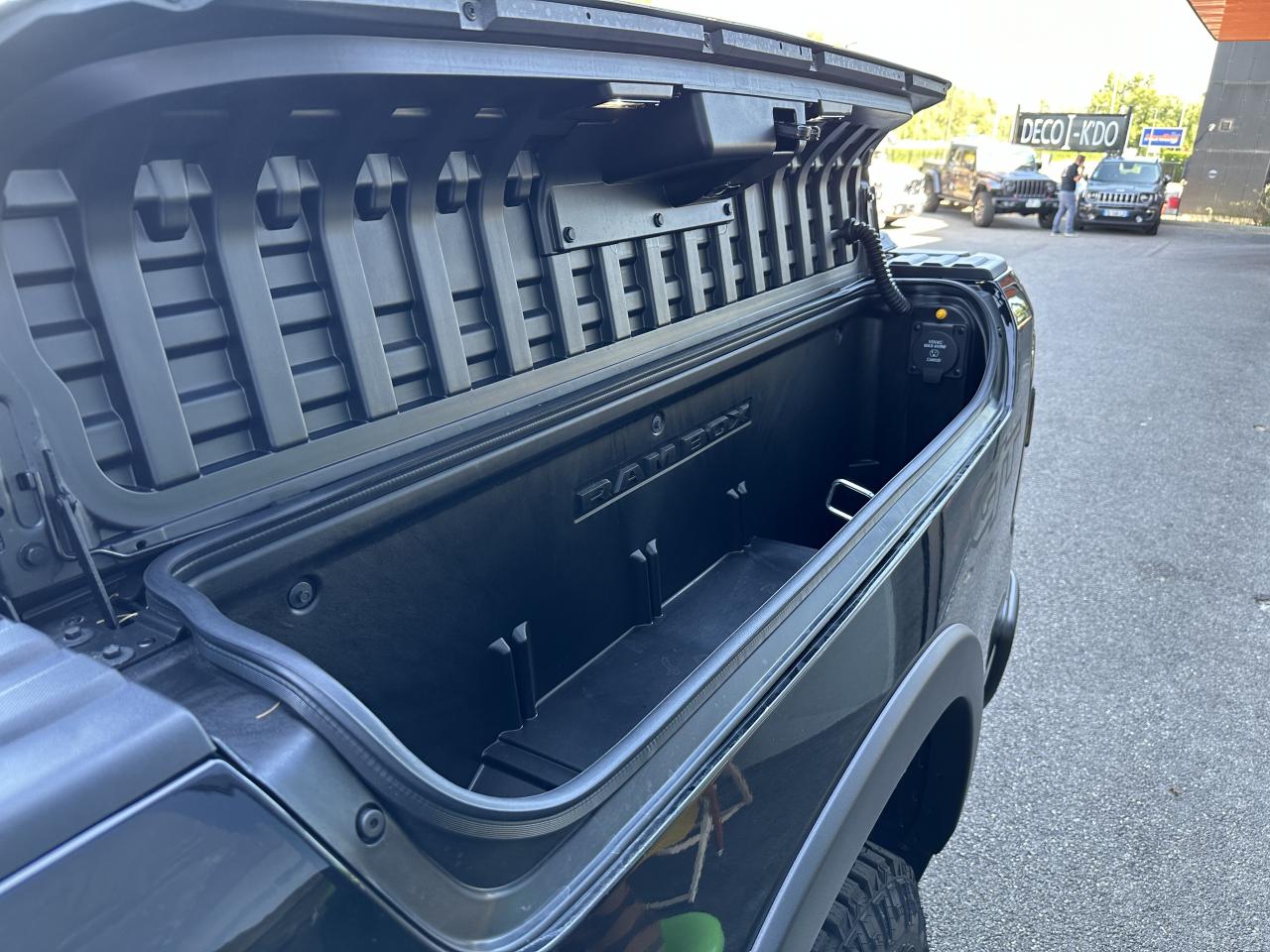 DODGE RAM 1500 CREW REBEL G/T AIR RAMBOX