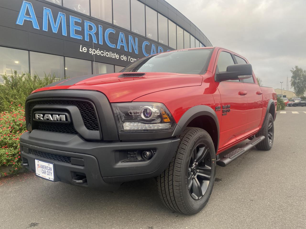 DODGE RAM 1500 Crew Cab SLT WARLOCK
