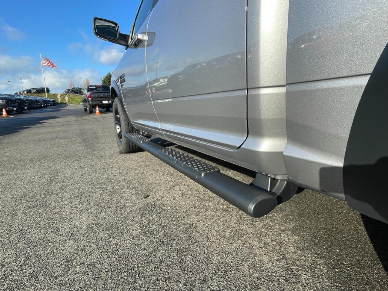 DODGE RAM 1500 Crew Cab SLT WARLOCK
