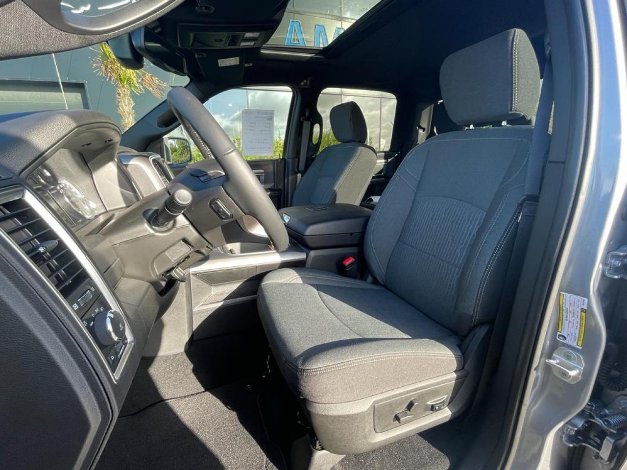 DODGE RAM 1500 Crew Cab SLT WARLOCK