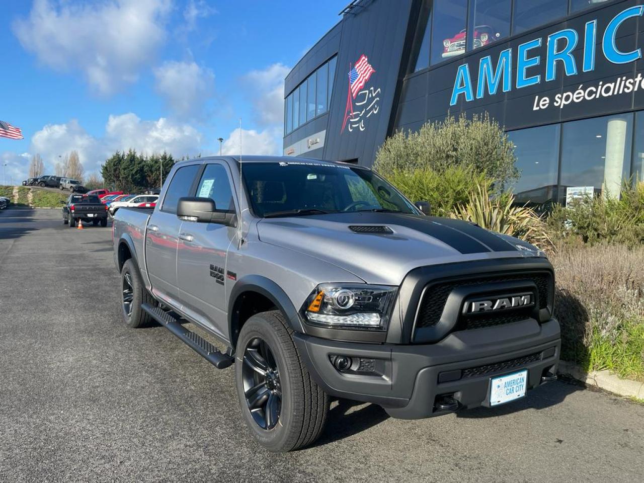 DODGE RAM 1500 Crew Cab SLT WARLOCK