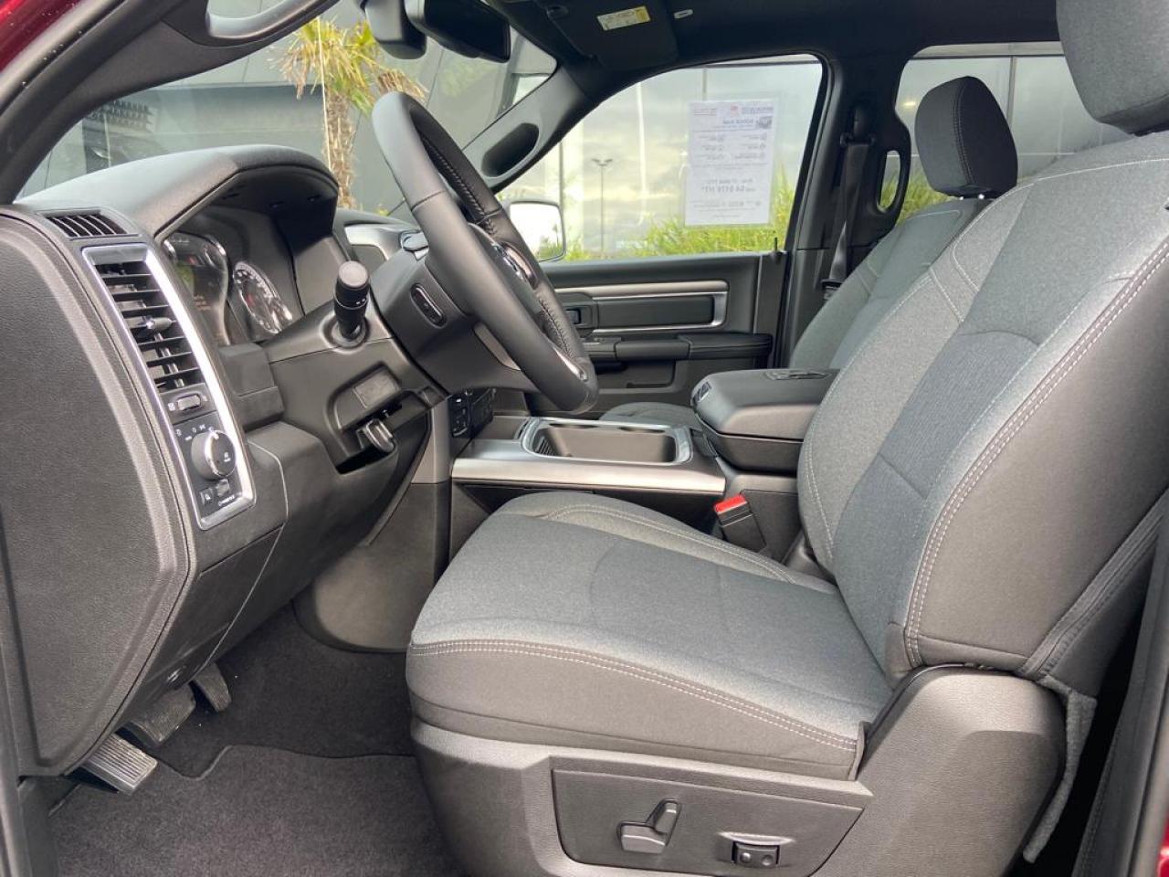 DODGE RAM 1500 Crew Cab SLT WARLOCK
