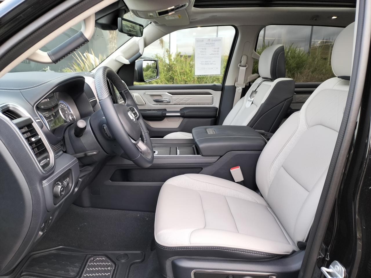 DODGE RAM 1500 CREW LIMITED 10th anniversary RAMBOX