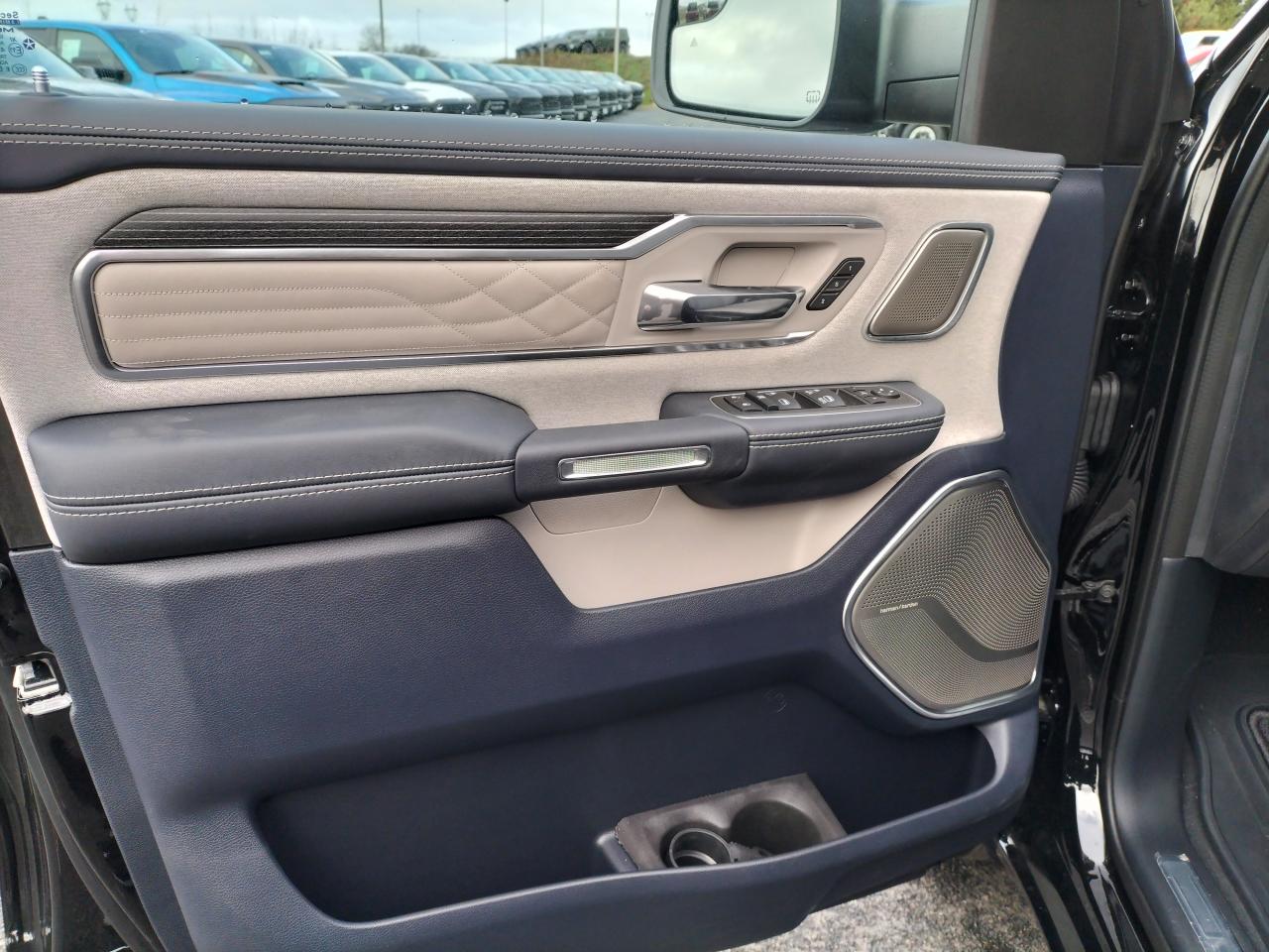 DODGE RAM 1500 CREW LIMITED 10th anniversary RAMBOX