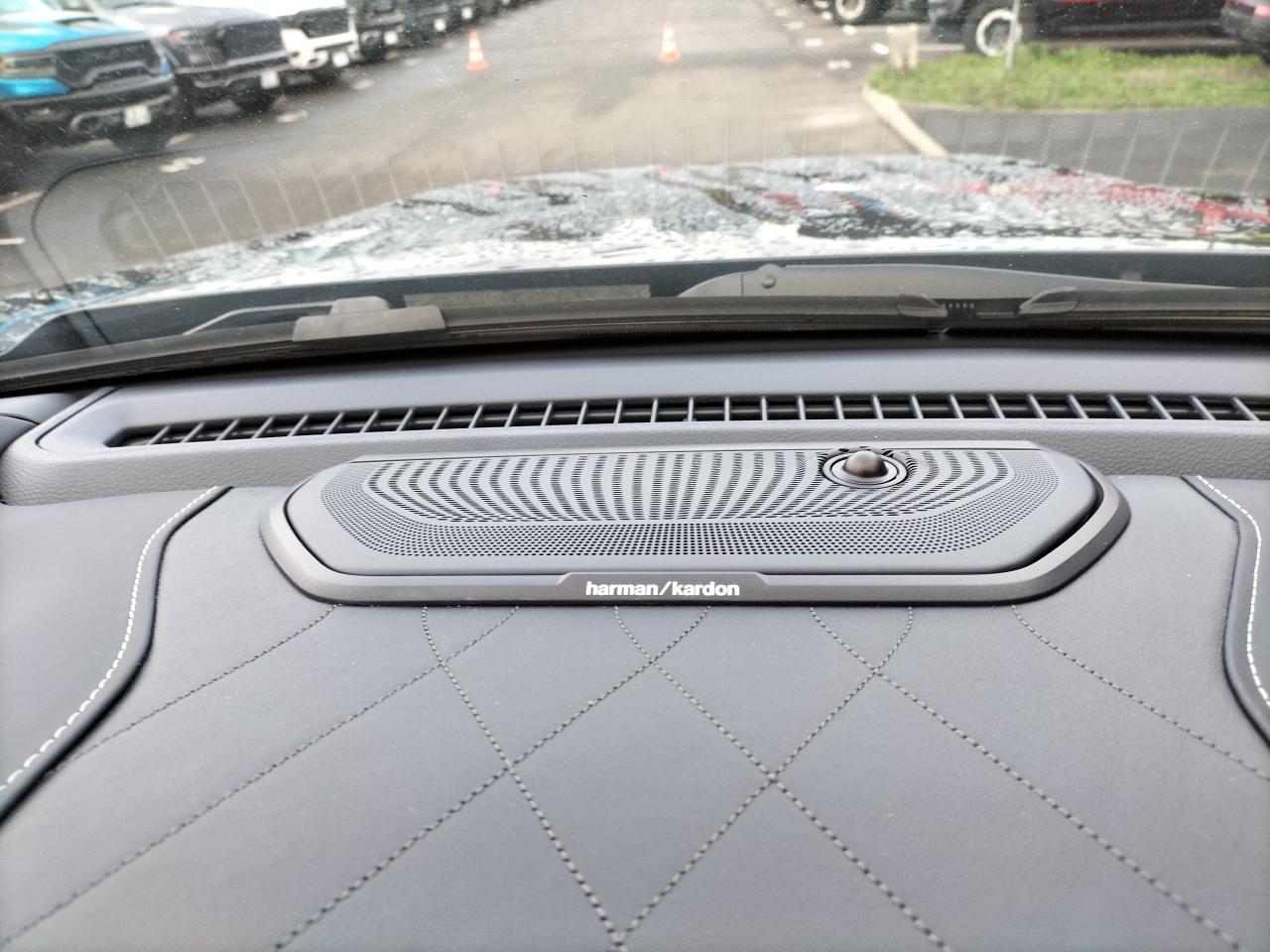 DODGE RAM 1500 CREW LIMITED 10th anniversary RAMBOX