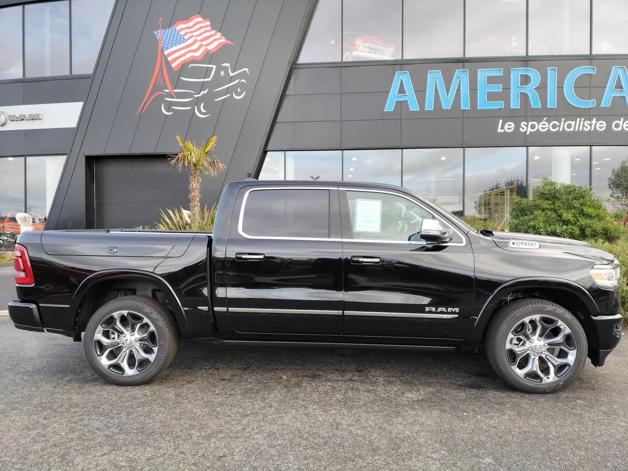 DODGE RAM 1500 CREW LIMITED 10th anniversary RAMBOX