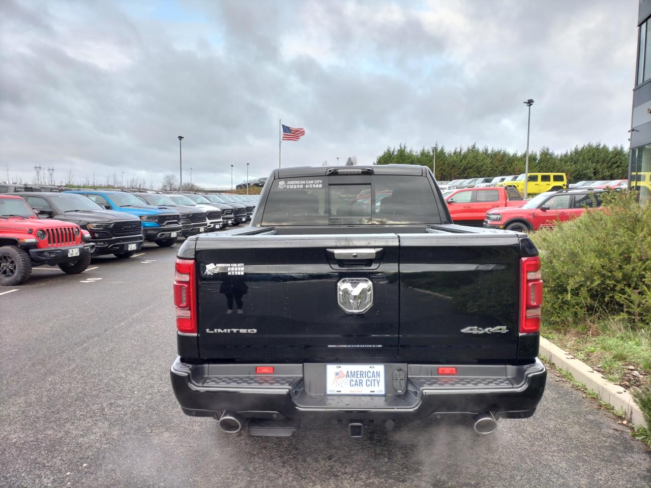 DODGE RAM 1500 CREW LIMITED 10th anniversary RAMBOX