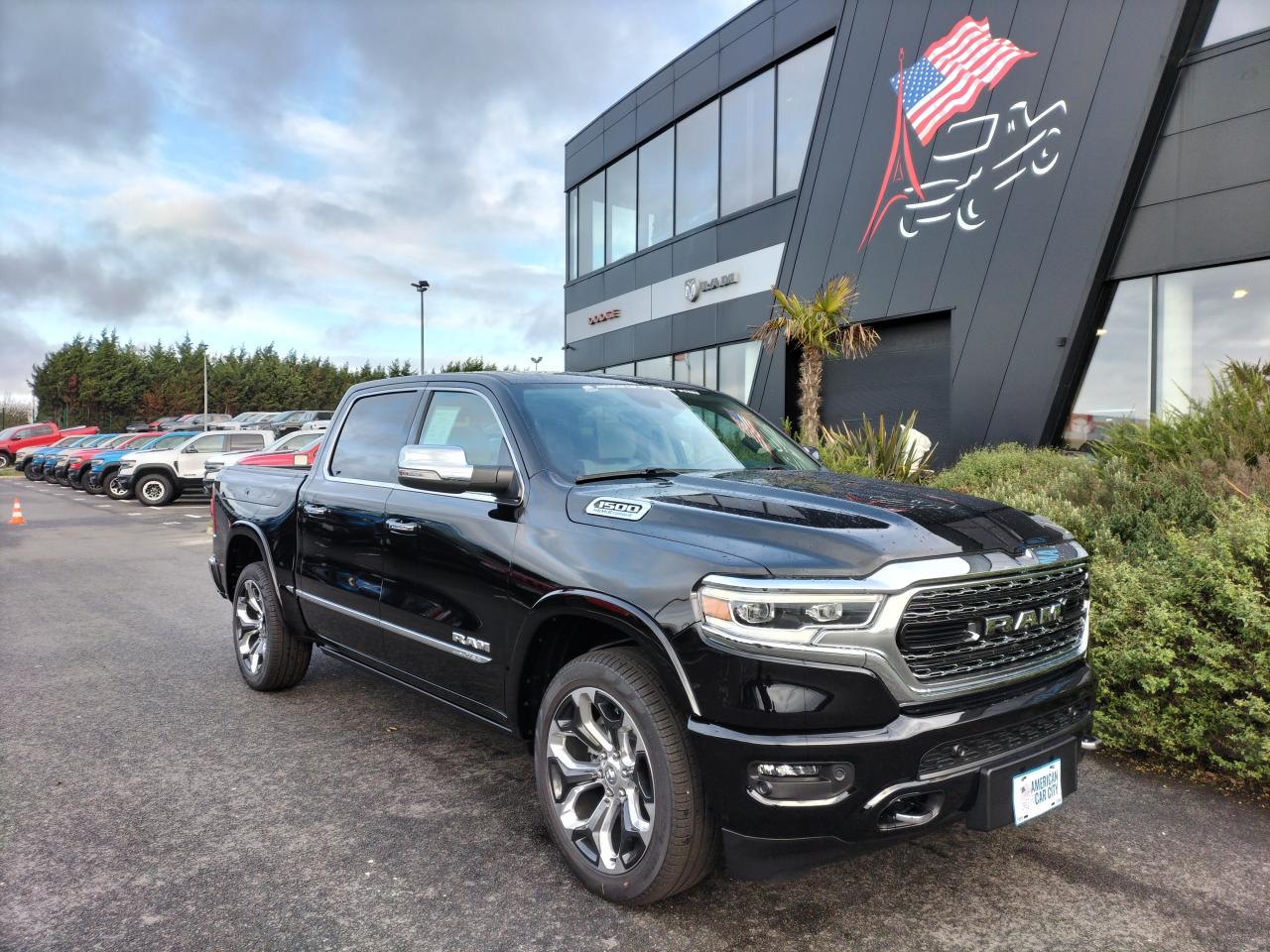 DODGE RAM 1500 CREW LIMITED 10th anniversary RAMBOX