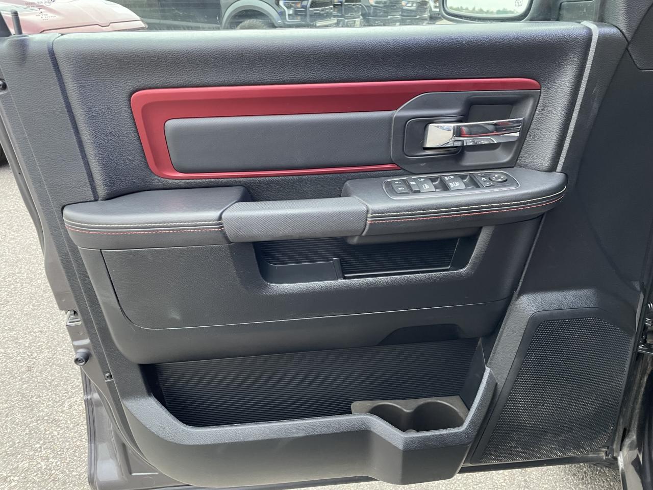 DODGE RAM 1500 CREWCAB REBEL AIRSUSPENSION
