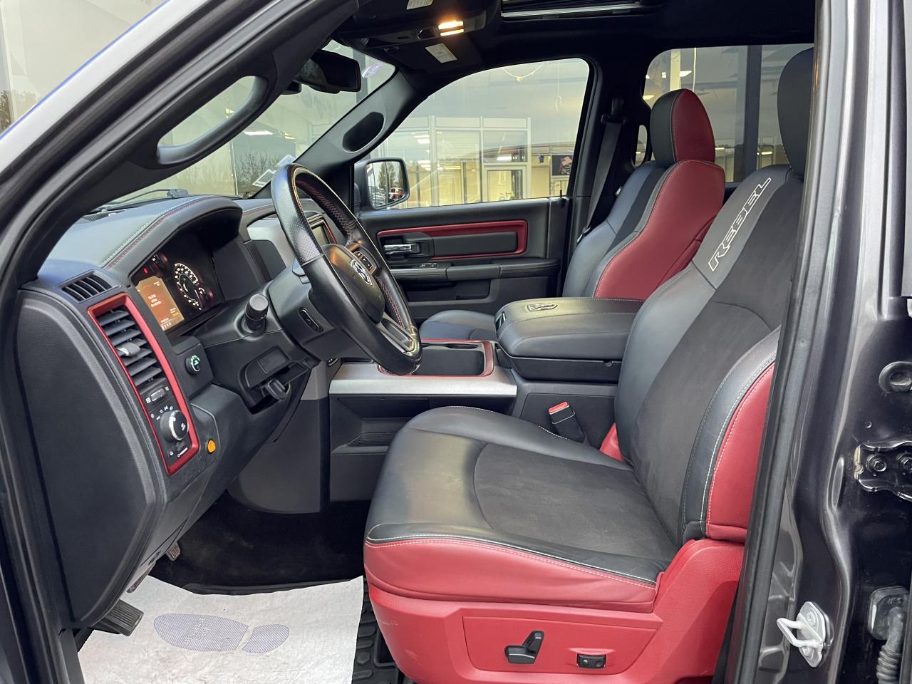 DODGE RAM 1500 CREWCAB REBEL AIRSUSPENSION