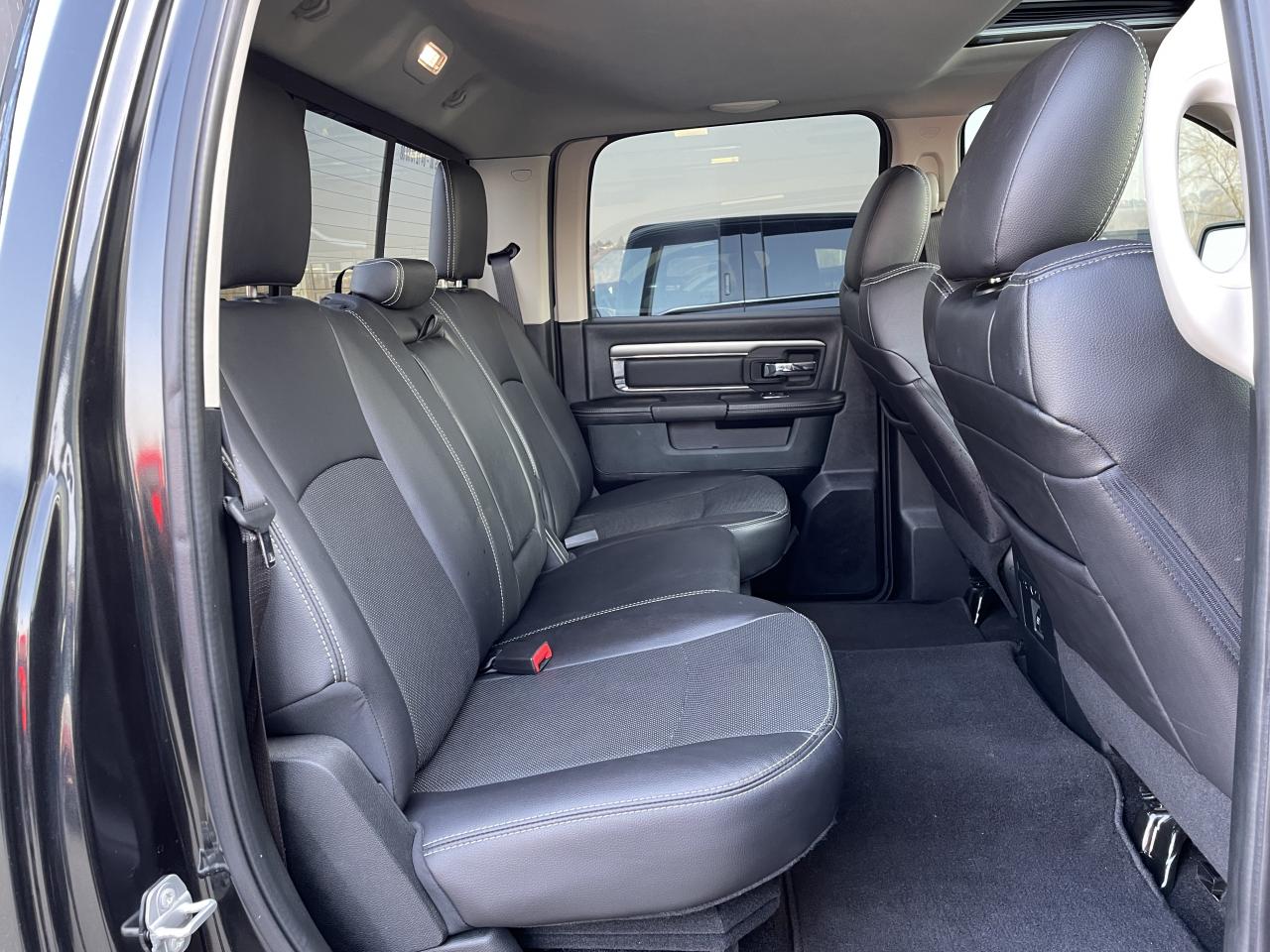 DODGE RAM 1500 CREWCAB SPORT BLACK PACKAGE 2017