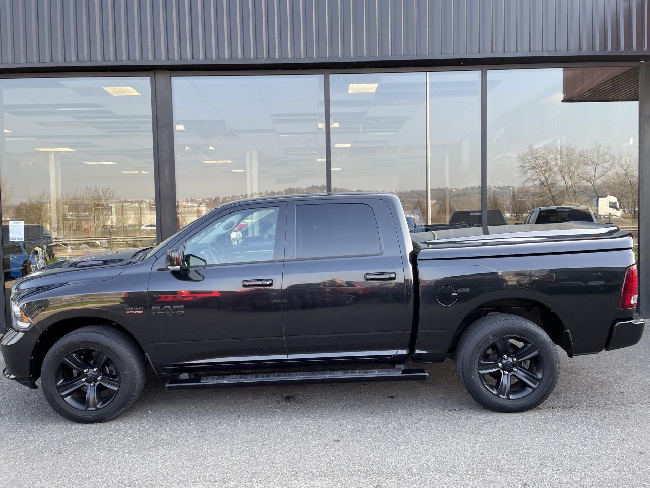 DODGE RAM 1500 CREWCAB SPORT BLACK PACKAGE 2017