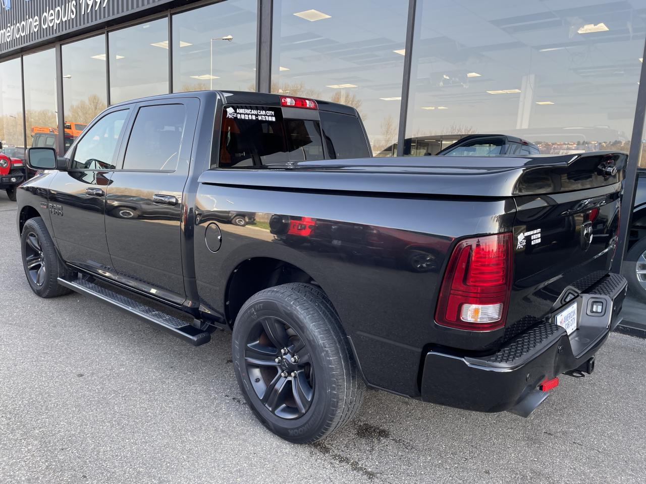 DODGE RAM 1500 CREWCAB SPORT BLACK PACKAGE 2017