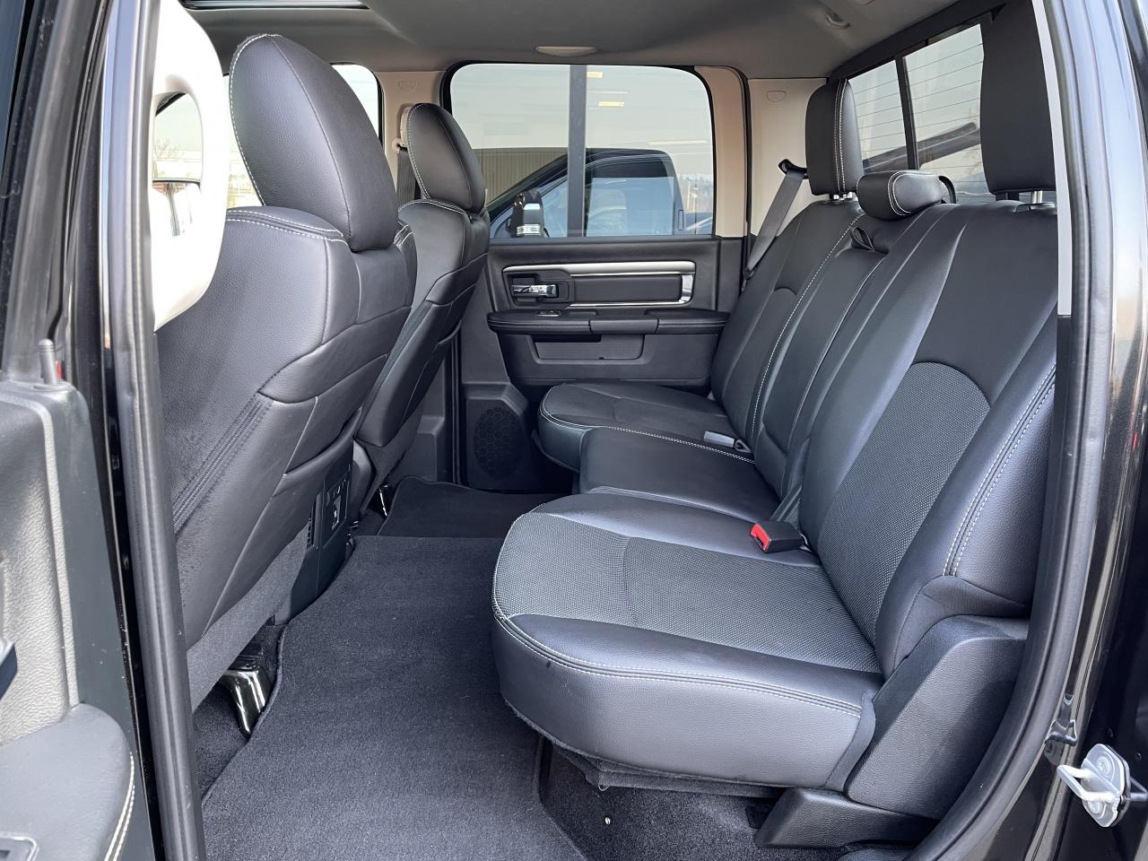 DODGE RAM 1500 CREWCAB SPORT BLACK PACKAGE 2017