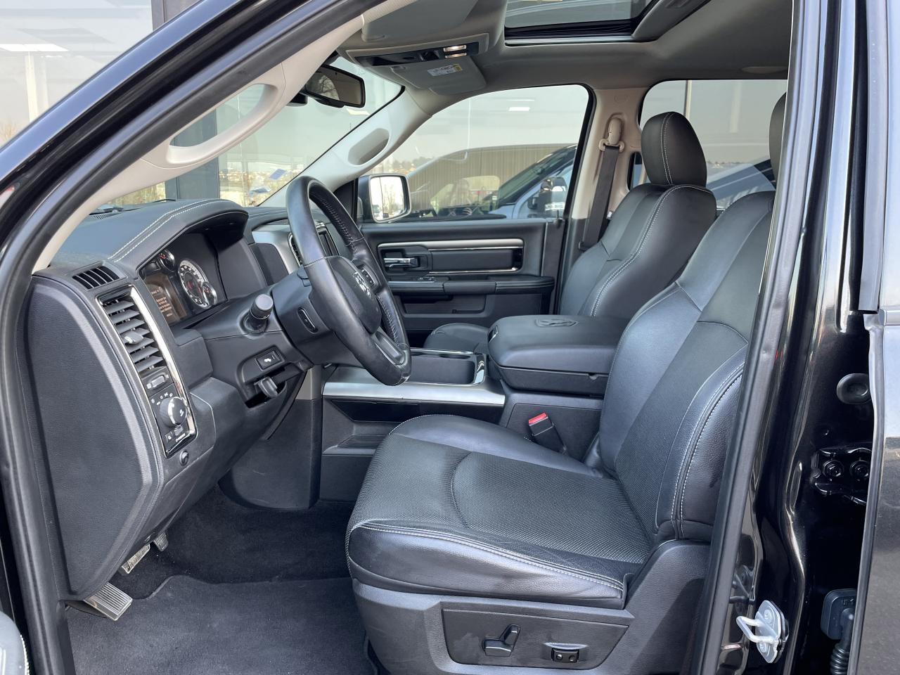 DODGE RAM 1500 CREWCAB SPORT BLACK PACKAGE 2017