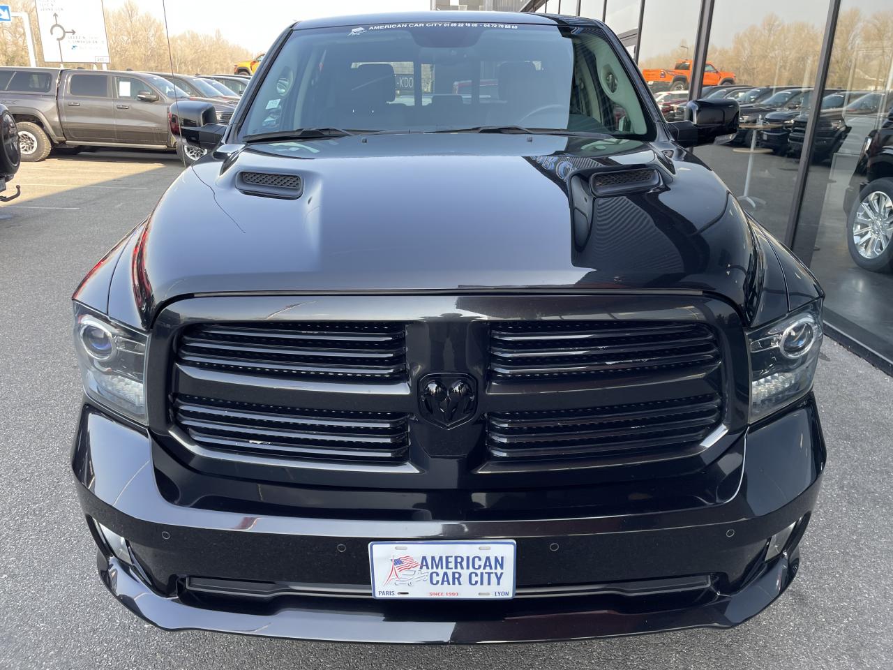 DODGE RAM 1500 CREWCAB SPORT BLACK PACKAGE 2017