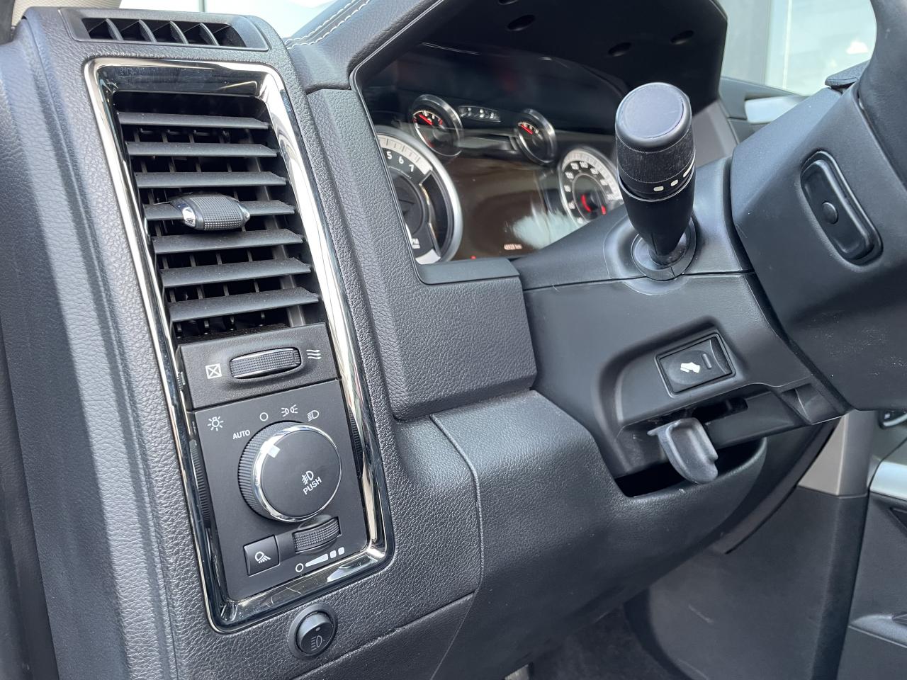 DODGE RAM 1500 CREWCAB SPORT BLACK PACKAGE 2017