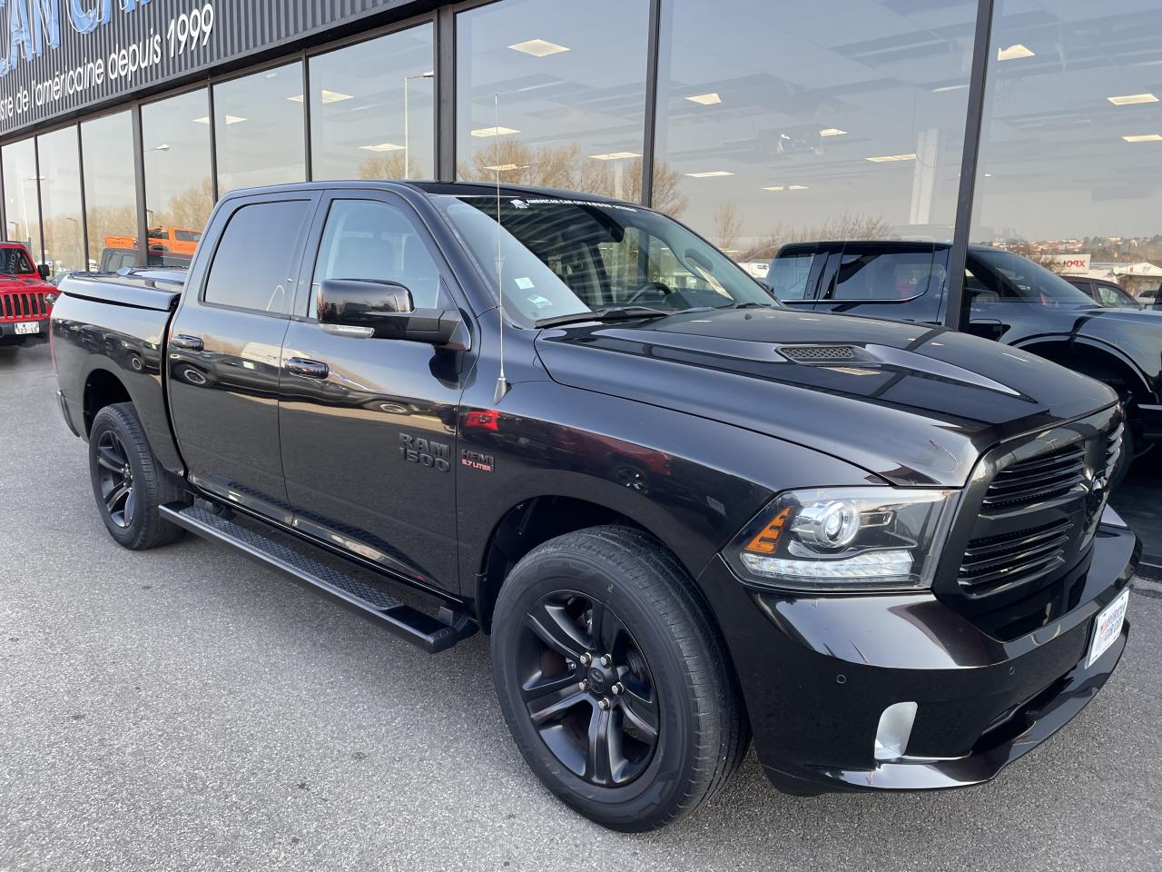 DODGE RAM 1500 CREWCAB SPORT BLACK PACKAGE 2017