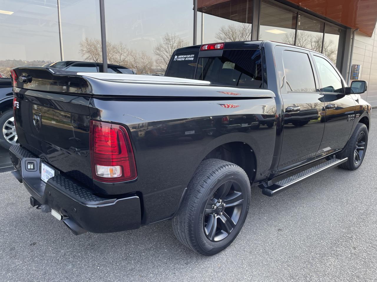 DODGE RAM 1500 CREWCAB SPORT BLACK PACKAGE 2017
