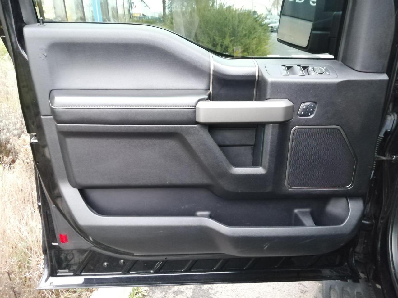 FORD F150 RAPTOR SUPERCAB