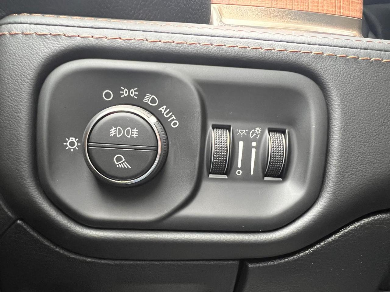 DODGE RAM 1500 CREW LONGHORN AIR RAMBOX