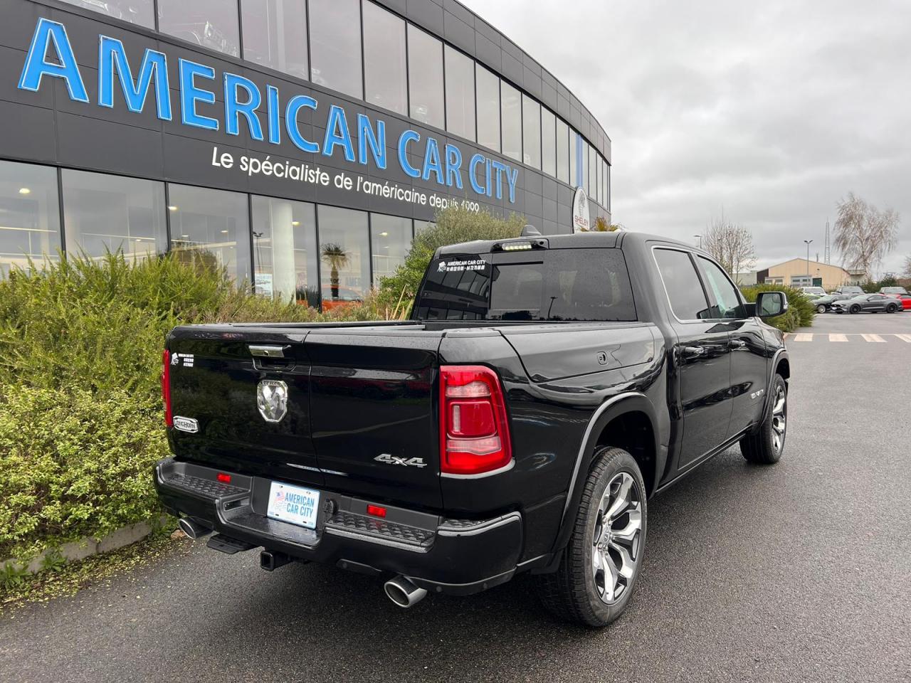 DODGE RAM 1500 CREW LONGHORN AIR RAMBOX