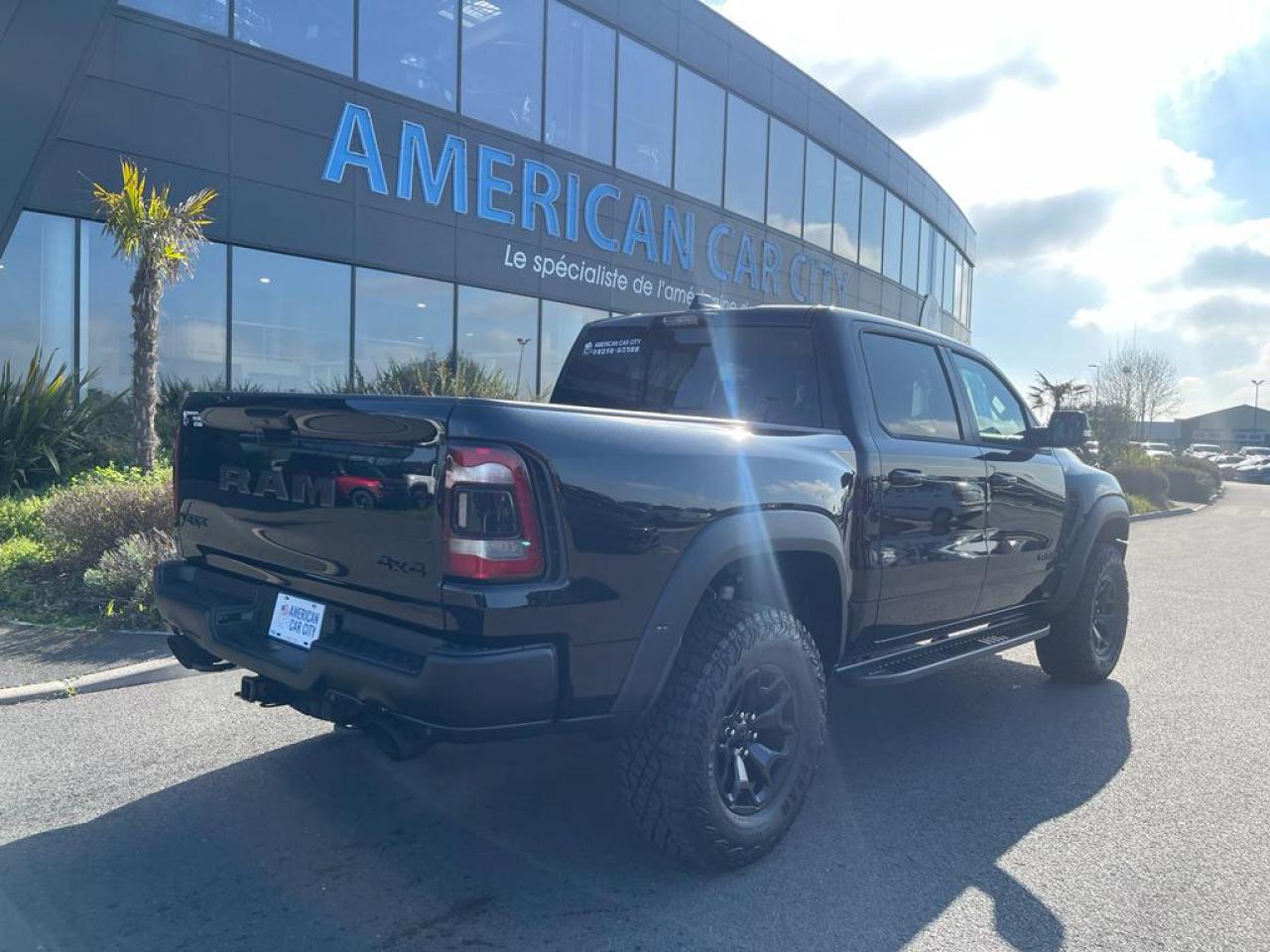 DODGE RAM 1500 CREW CAB TRX 6.2L V8