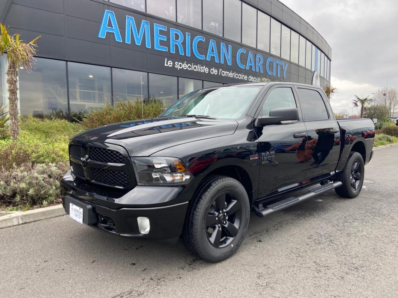DODGE RAM CREW SLT CLASSIC BLACK PACKAGE
