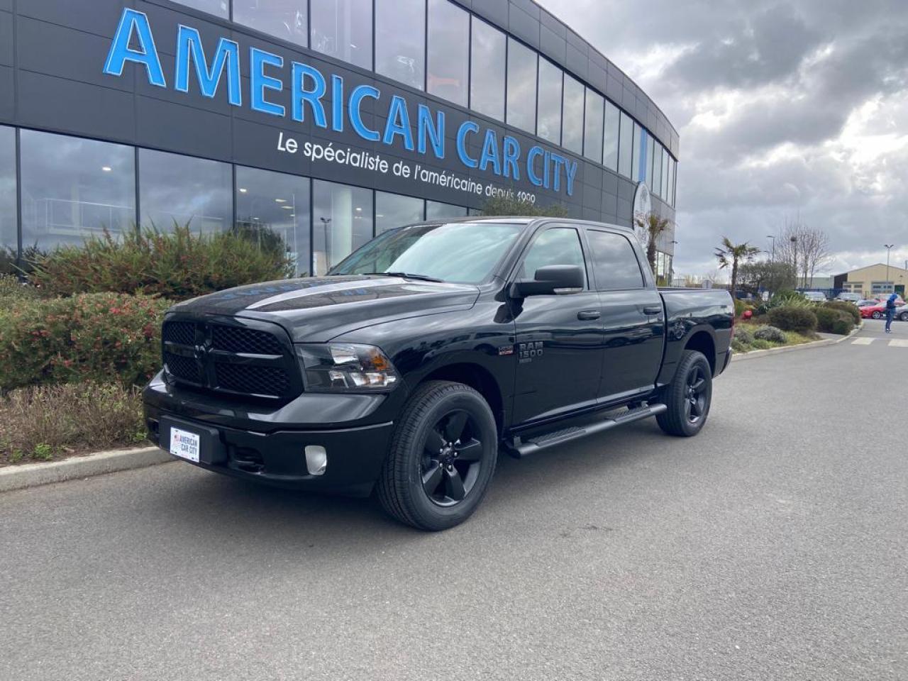DODGE RAM CREW SLT CLASSIC BLACK PACKAGE