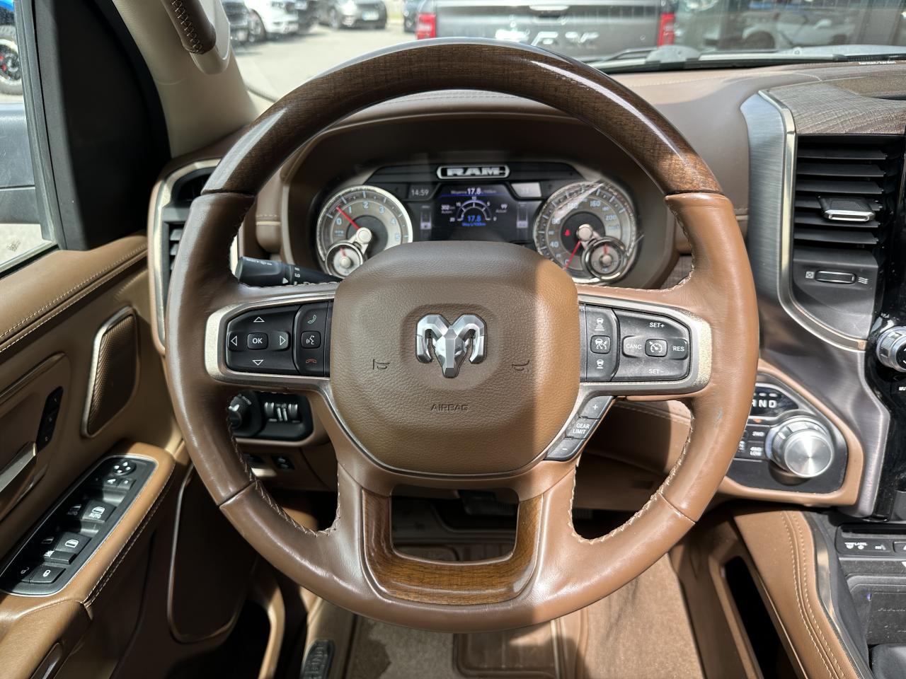 DODGE RAM 1500 CREW LONGHORN