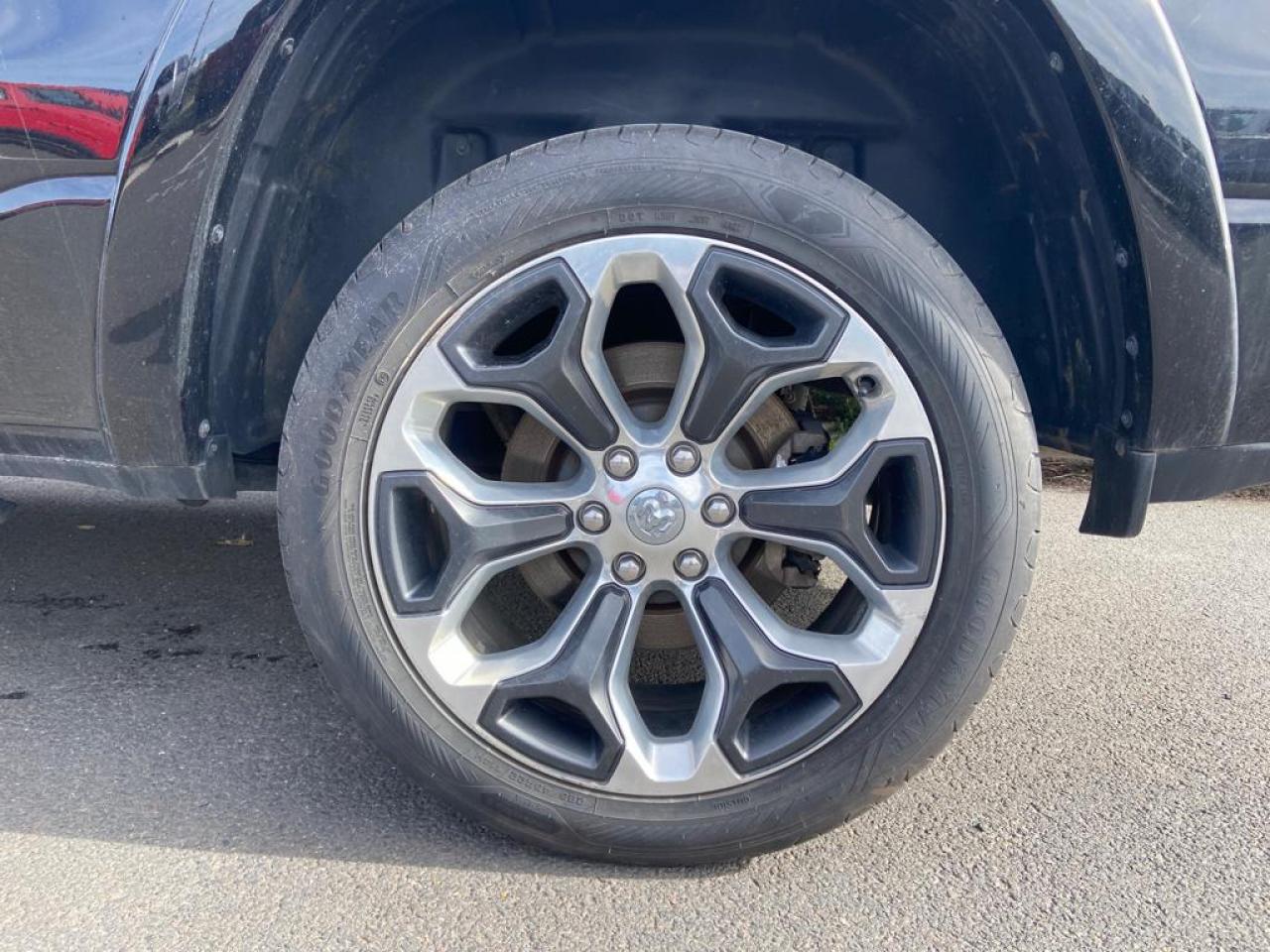 DODGE RAM 1500 CREW CAB LIMITED AIR
