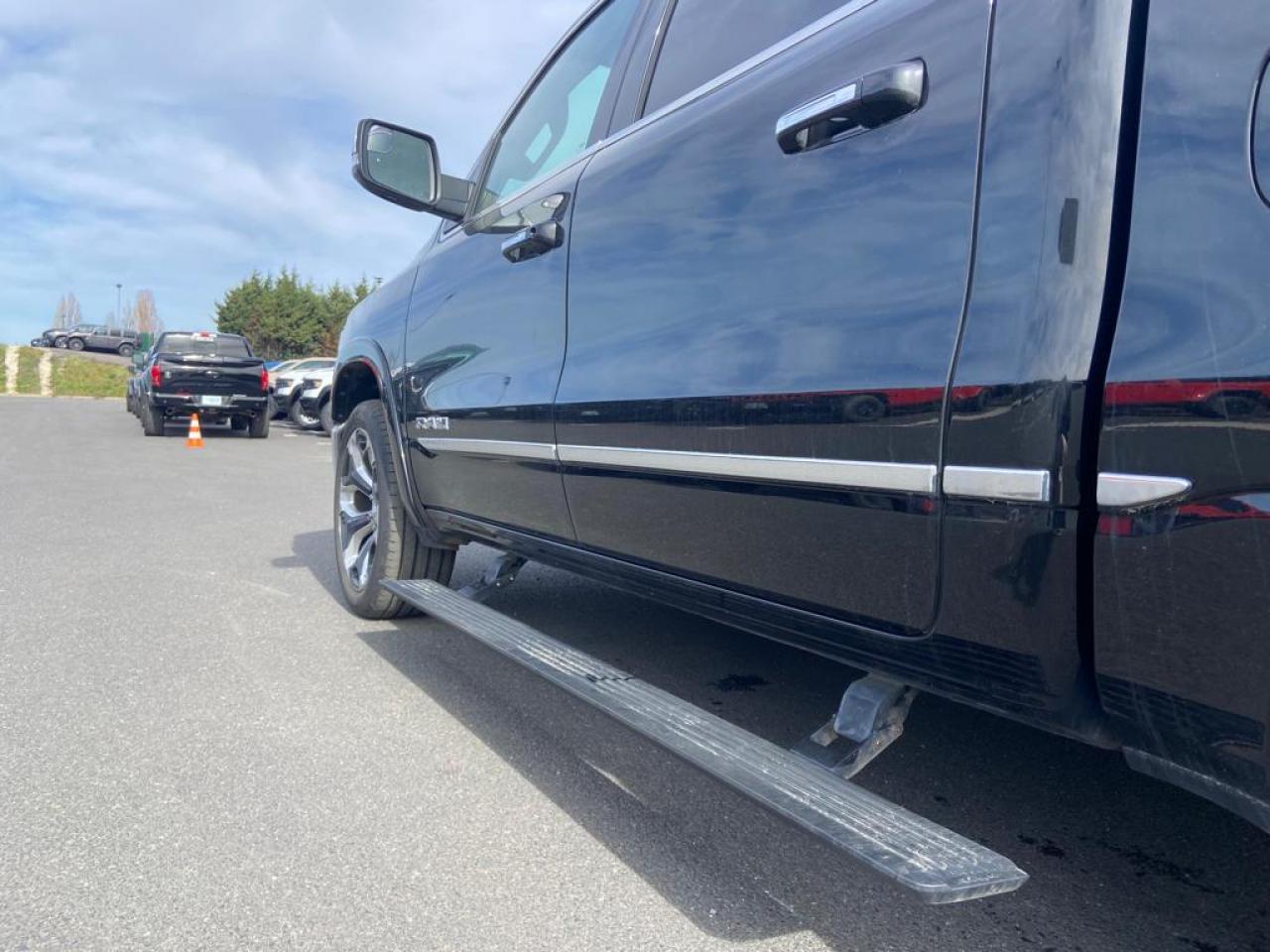 DODGE RAM 1500 CREW CAB LIMITED AIR