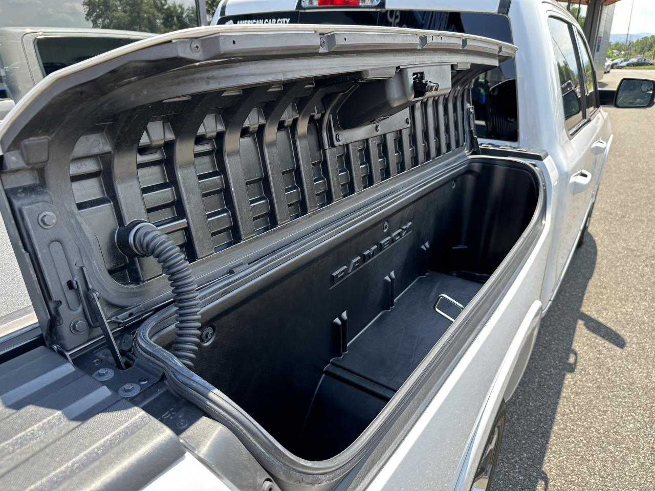 DODGE RAM 1500 CREW CAB LIMITED