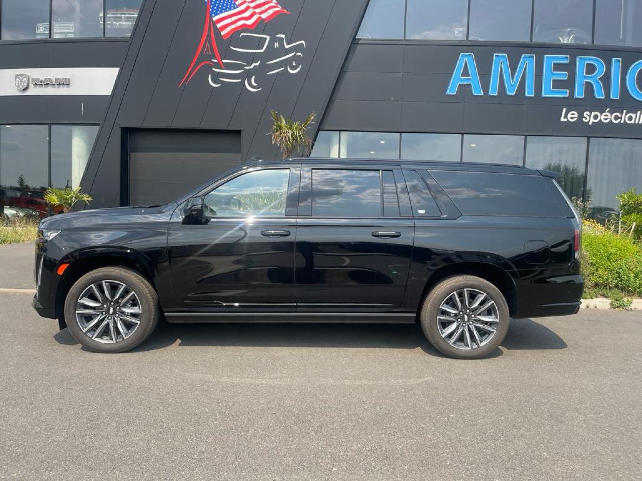 CADILLAC ESCALADE ESV 4WD Sport