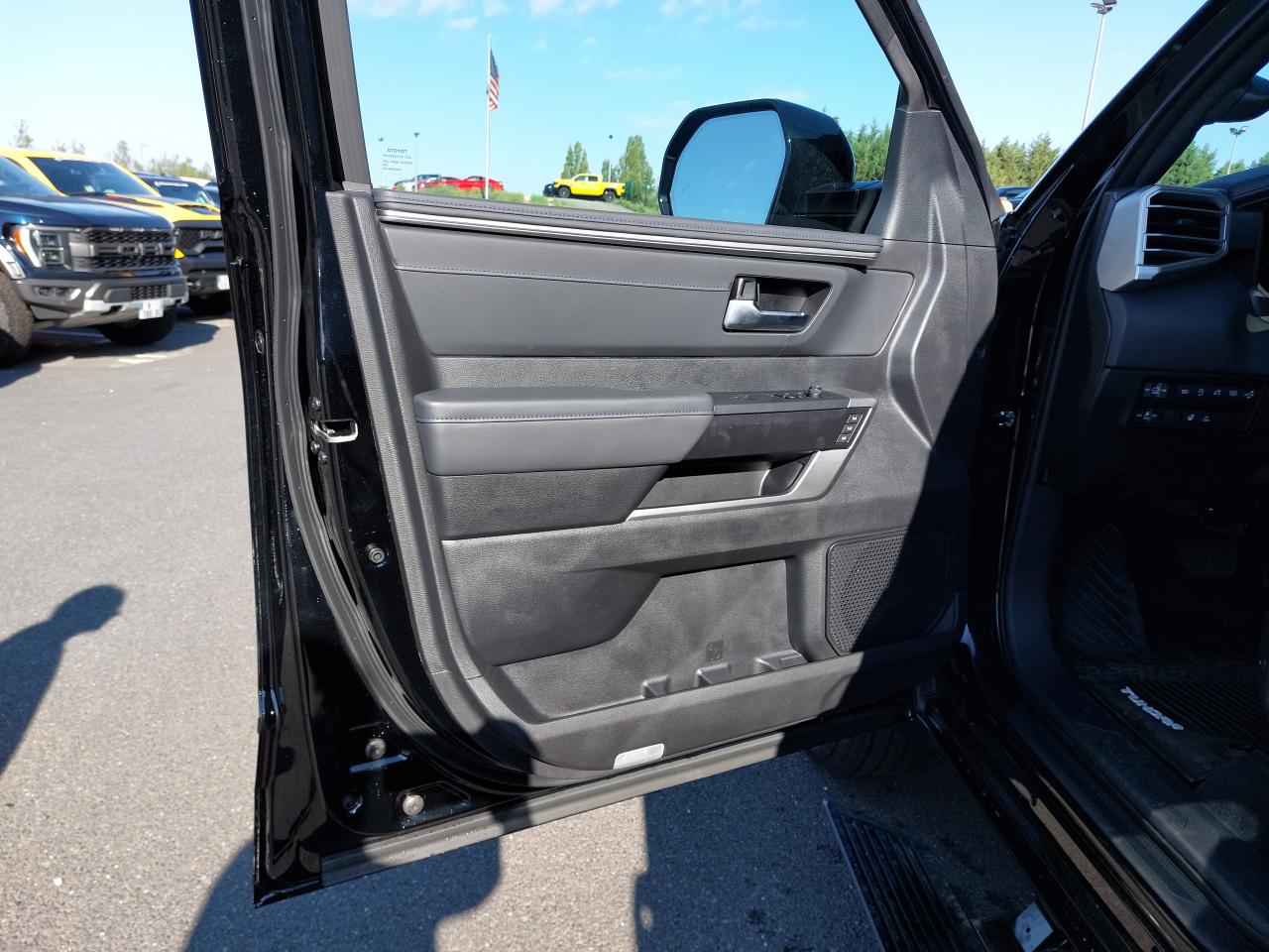 TOYOTA TUNDRA Crewmax PLATINUM