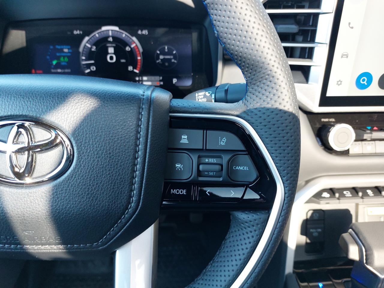 TOYOTA TUNDRA Crewmax PLATINUM