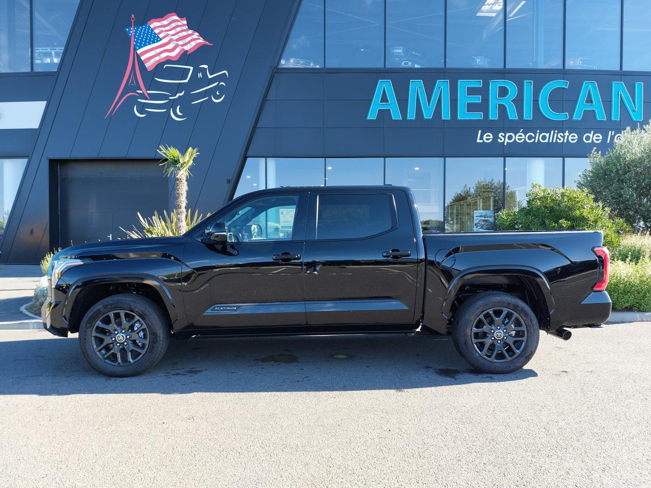 TOYOTA TUNDRA Crewmax PLATINUM