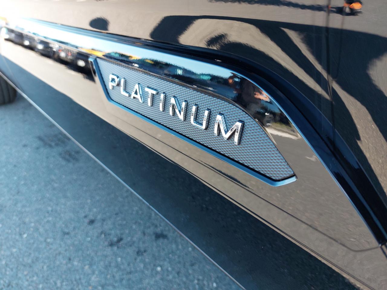 TOYOTA TUNDRA Crewmax PLATINUM