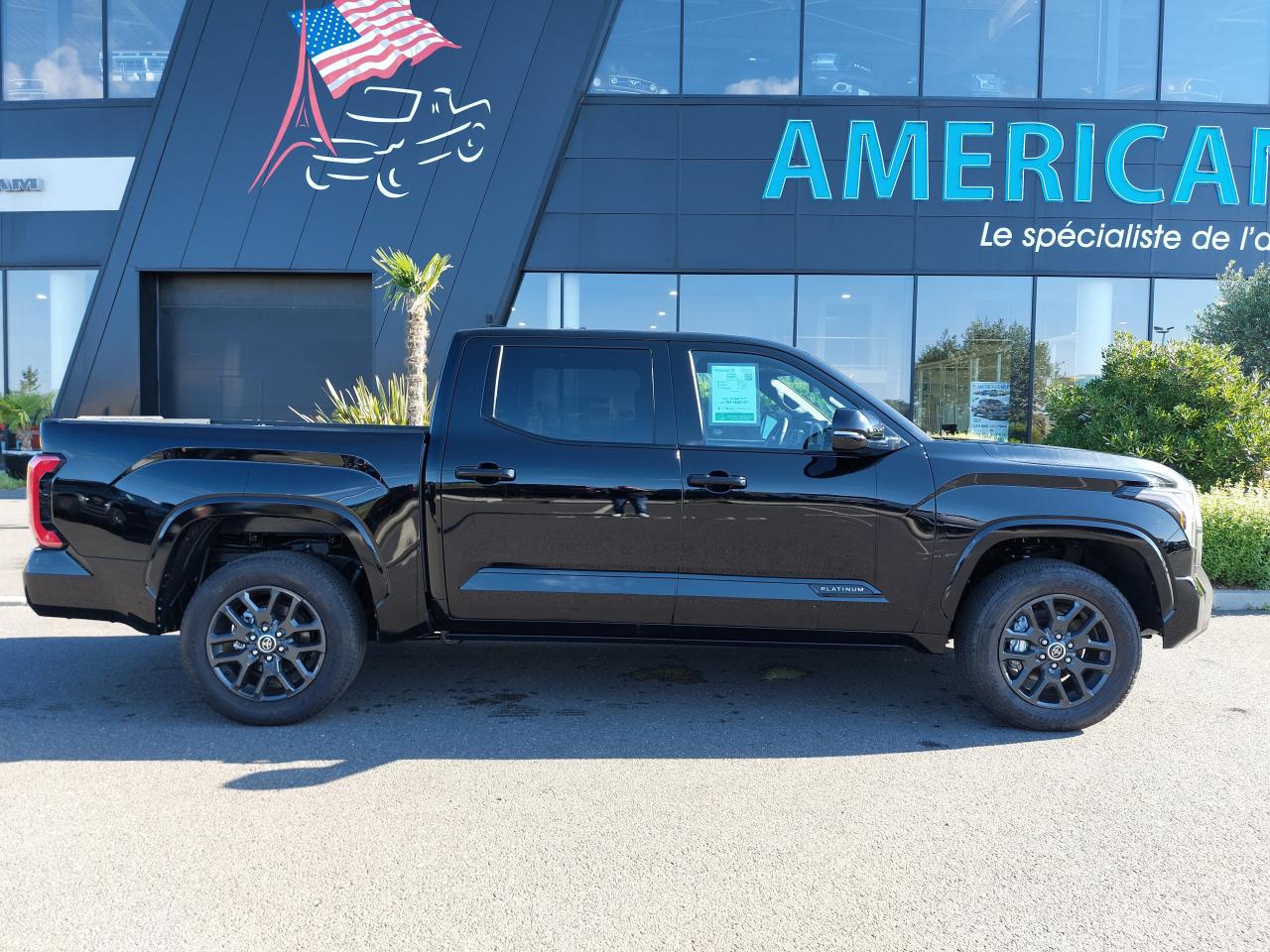 TOYOTA TUNDRA Crewmax PLATINUM