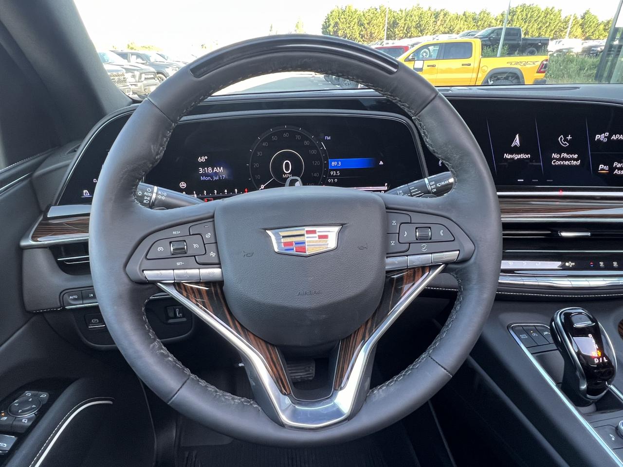 CADILLAC ESCALADE ESV Premium Luxury V8 6.2L