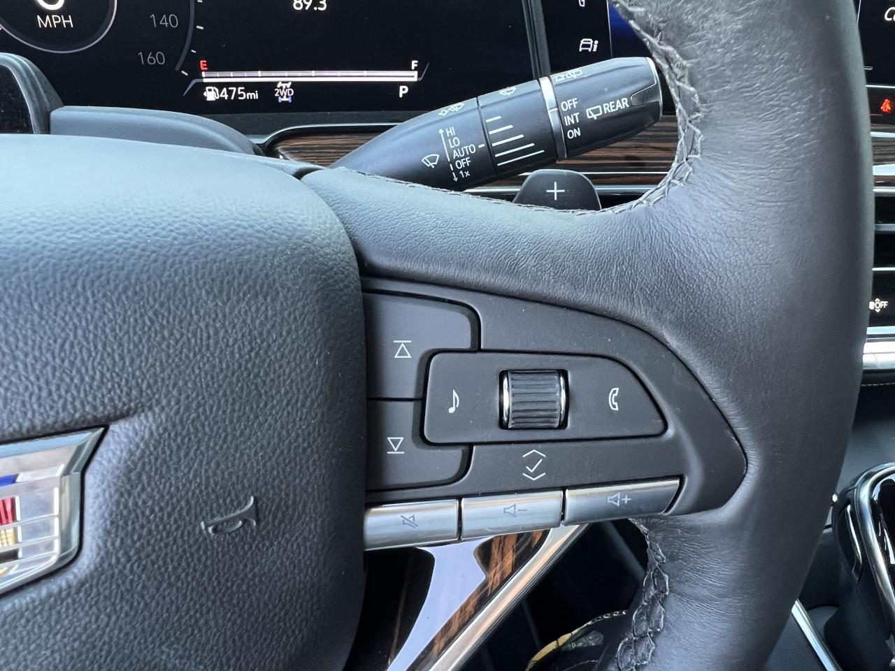 CADILLAC ESCALADE ESV Premium Luxury V8 6.2L