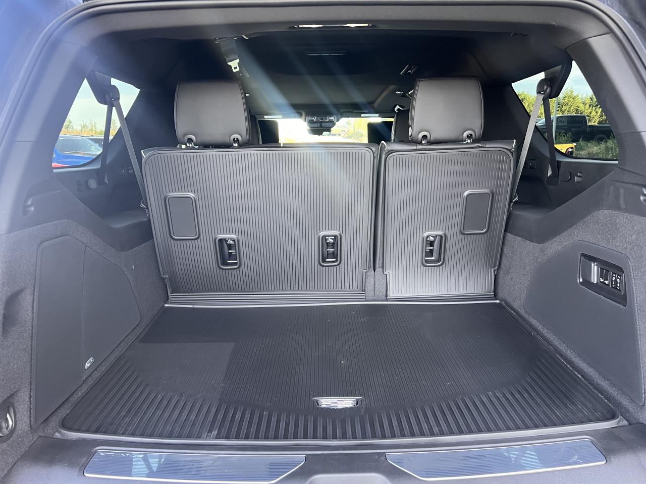 CADILLAC ESCALADE ESV Premium Luxury V8 6.2L