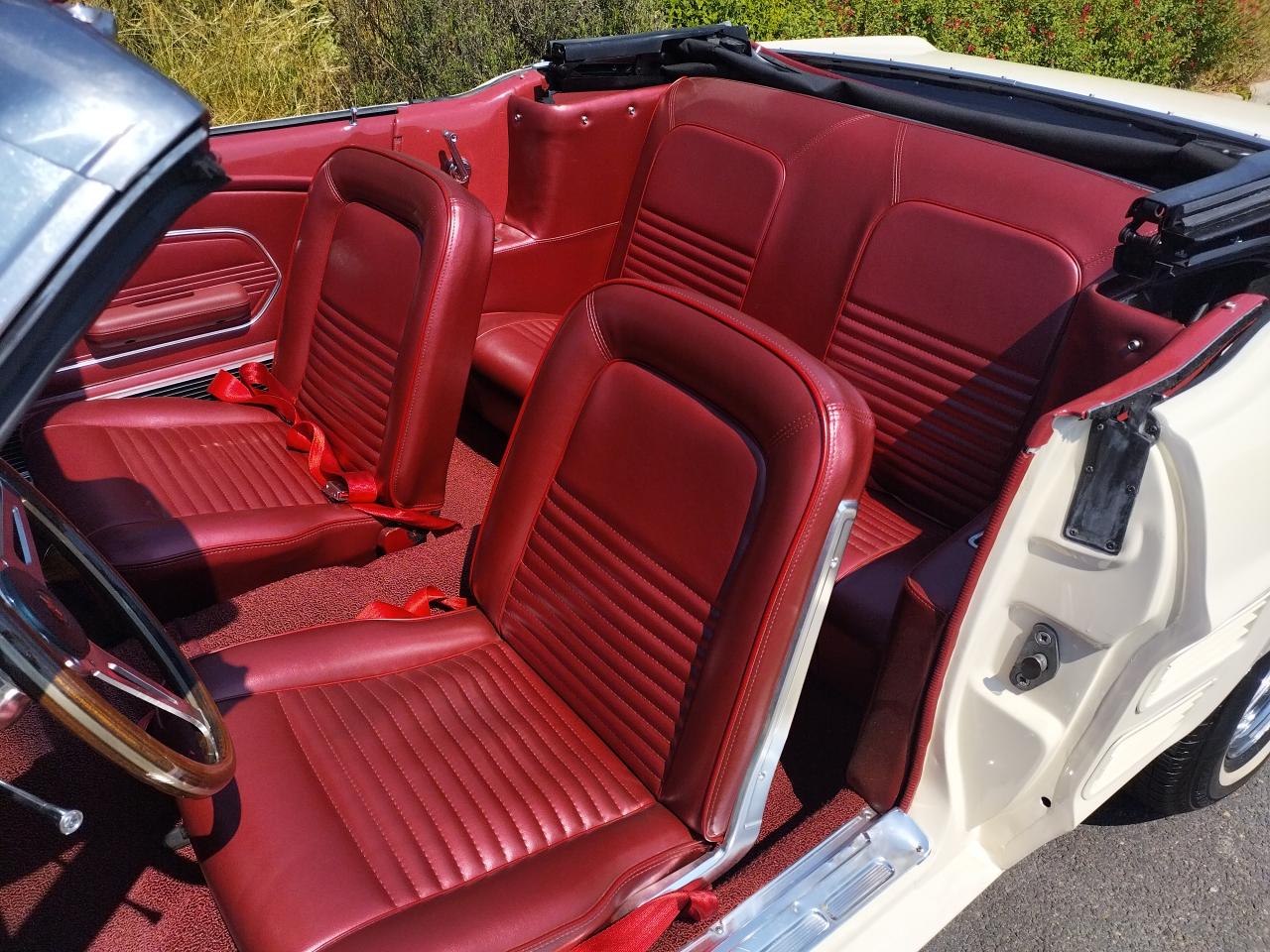 FORD MUSTANG CONVERTIBLE code C