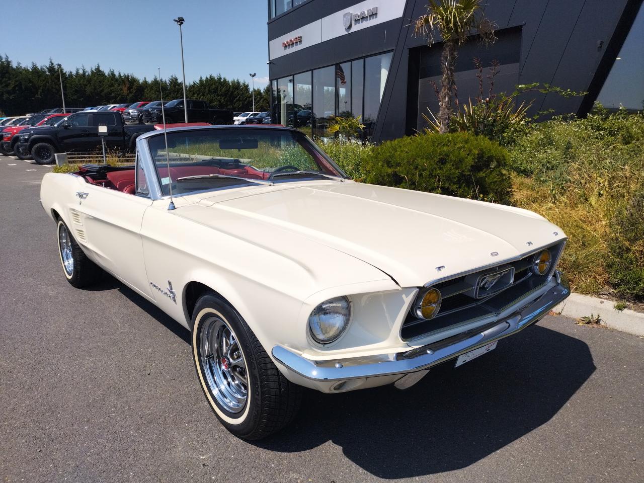 FORD MUSTANG CONVERTIBLE code C