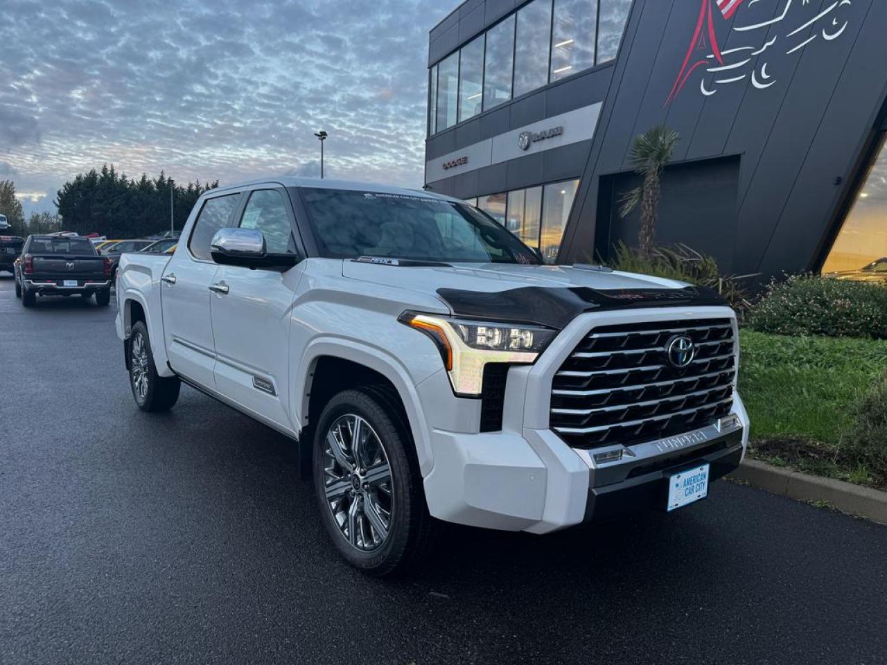 TOYOTA TUNDRA Crewmax CAPSTONE Hybrid