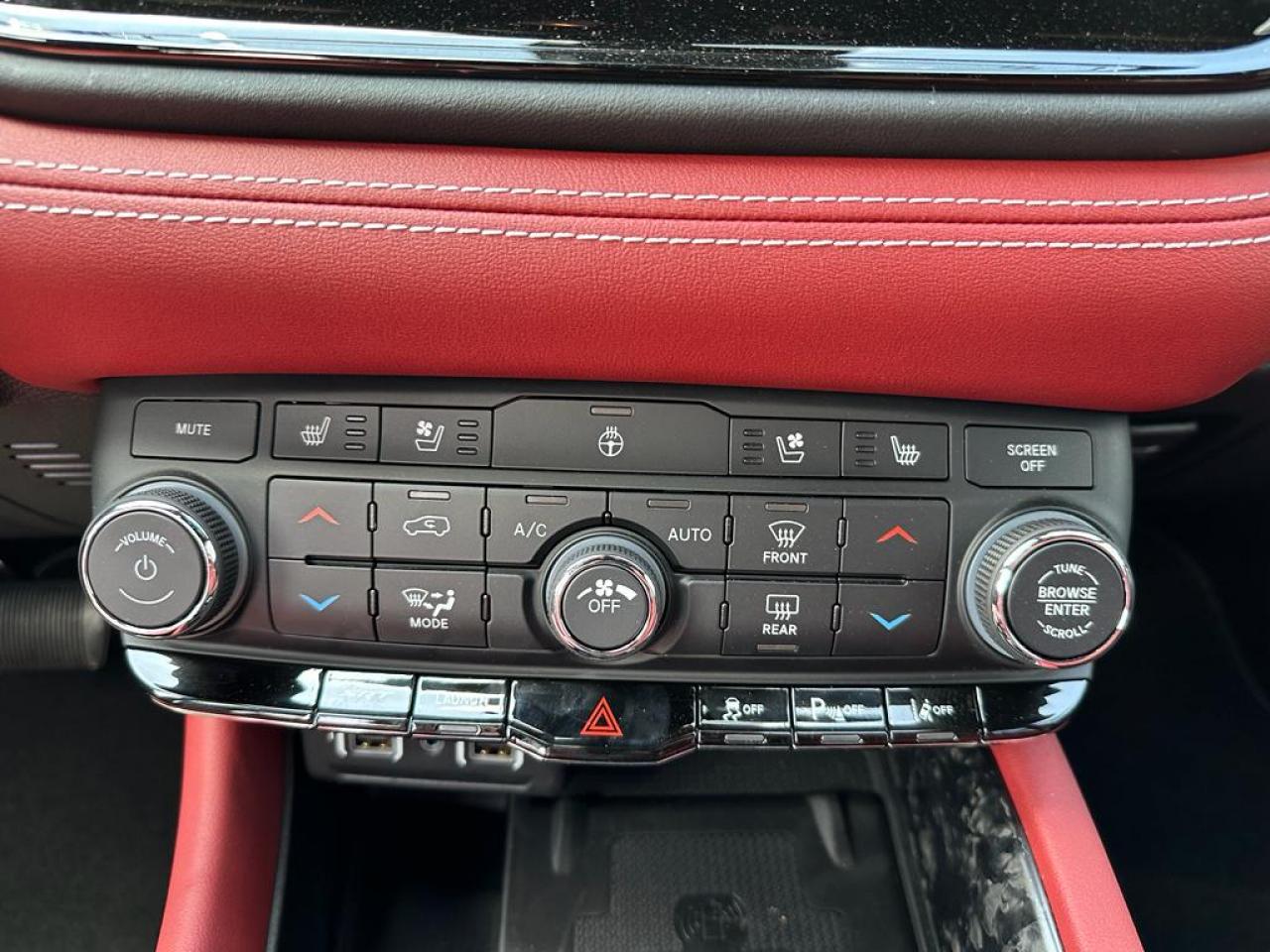 DODGE DURANGO V8 6.4L SRT392