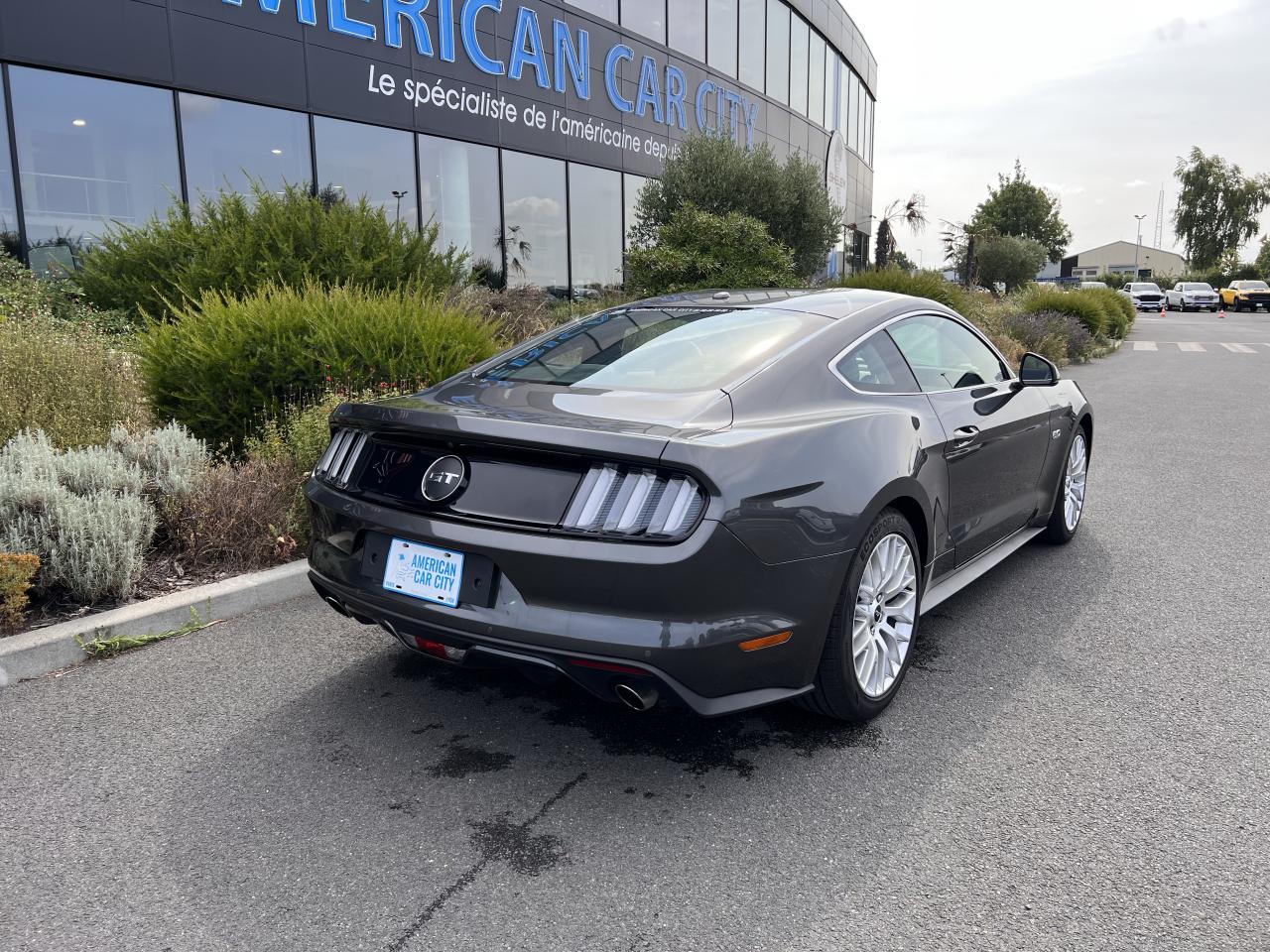 FORD MUSTANG GT fastback V8 5.0L